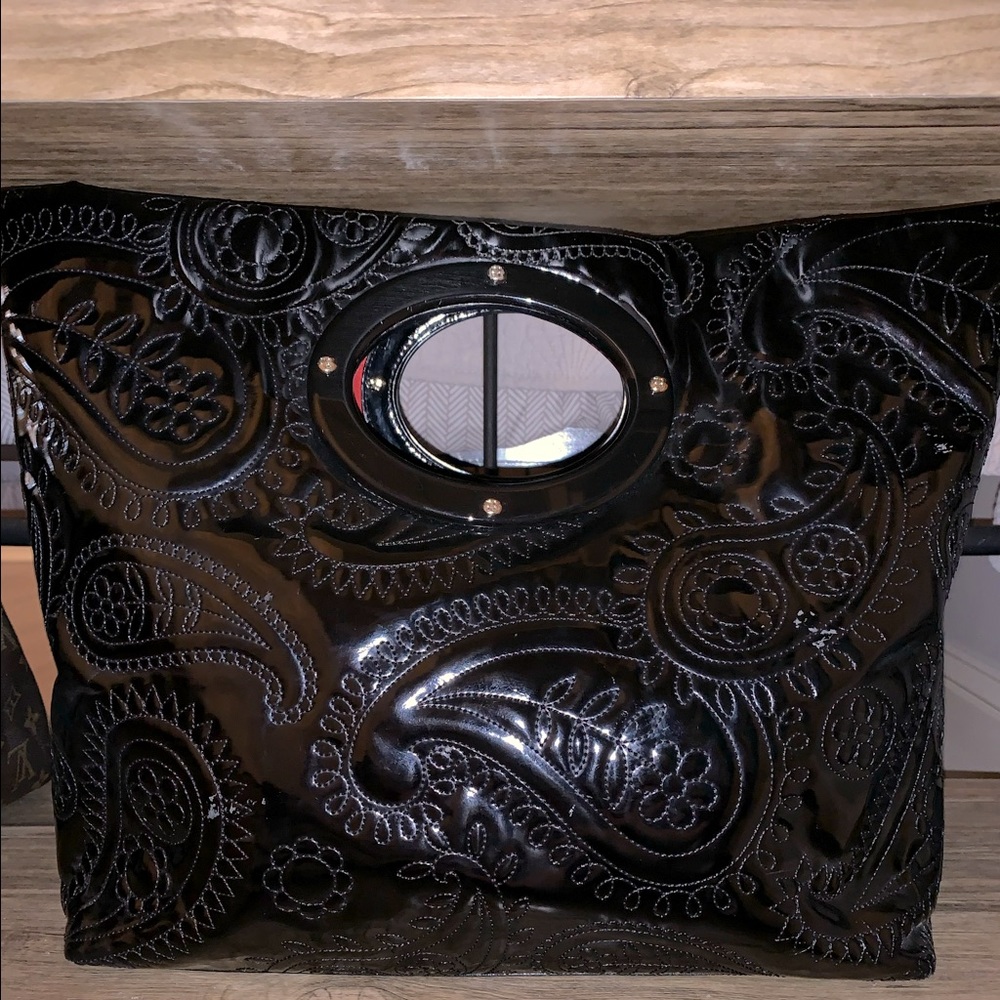 Kate Spade black patent bucket clutch EUC